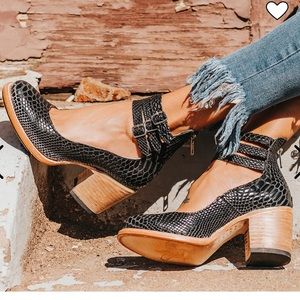 Freebirds Black Snake Randi